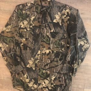 Men’s Mossy Oak long sleeve shirt